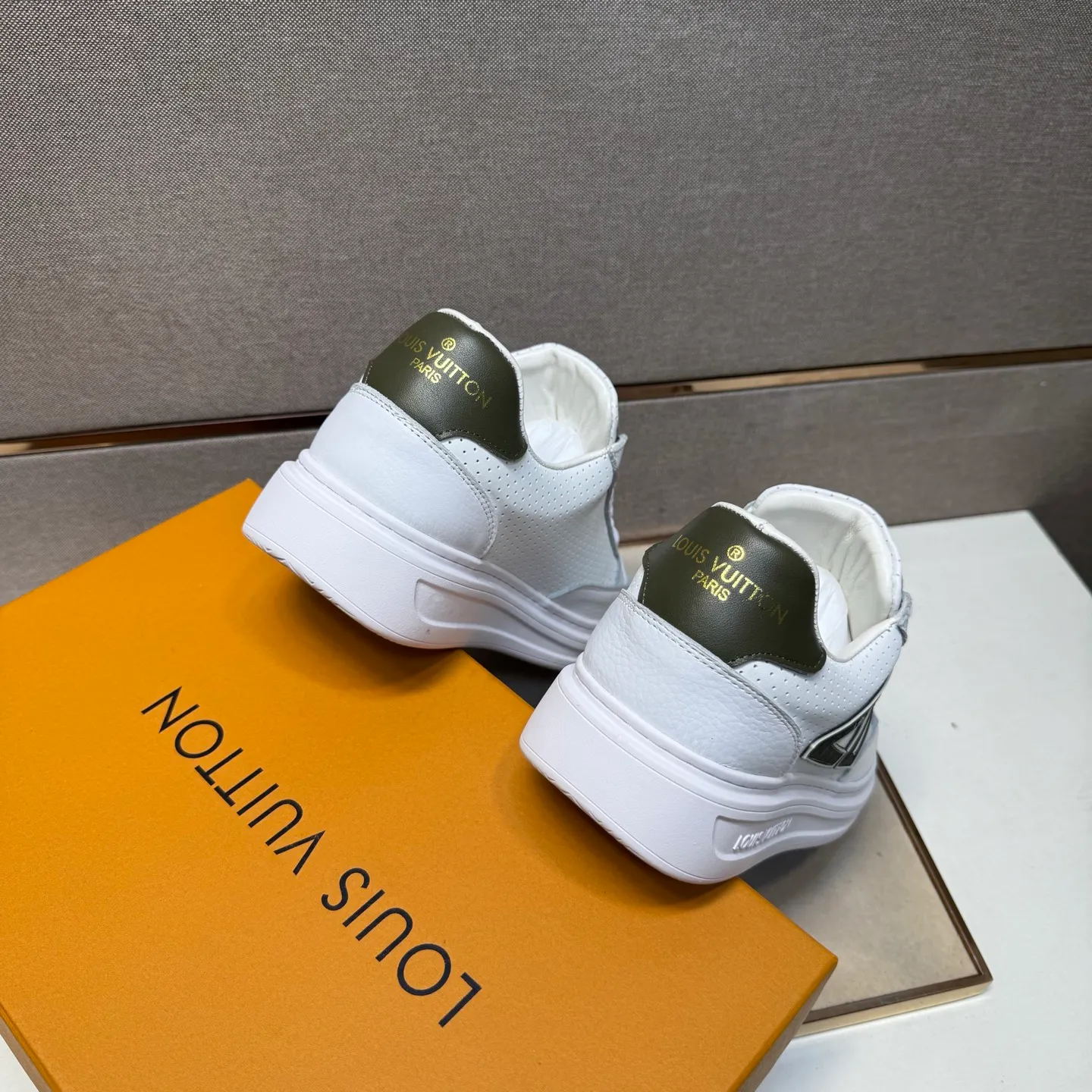 ⬛️Men's shoes 💰p420 [LV～] Men's casual shoes 2025z cabinet sales simultaneously 🔶Size: 38-44 #️⃣ 🔷6 colors🔜The upper is made of multi-material splicing ➕Genuine leather lining, comfortable and breathable, sole: original comfortable and wear-resistant outsole, ⚠️Real thing📱Photographed🎬The real thing is better📢📢📢